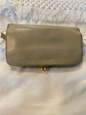 MIUMIU beige nappa leather  wallet with kiss-lock coin purse